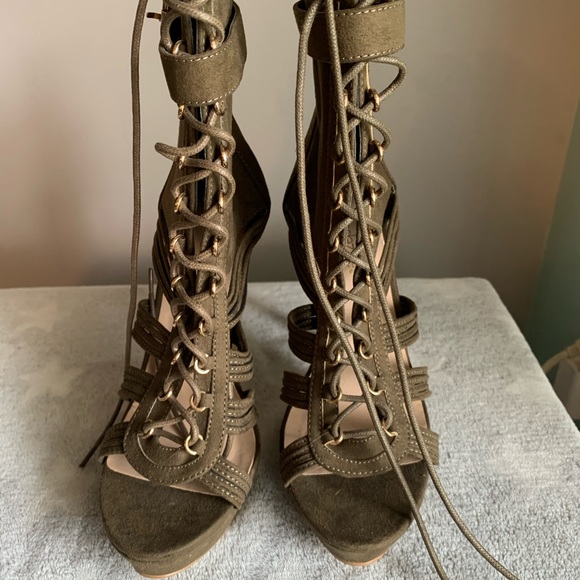 Open toed, heal Booties Size US9.5 - Picture 4 of 7